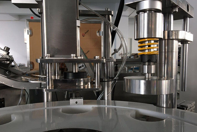 1kw Lug Capping Machine Rotary Type Twist Off Bottle Capper Equipment