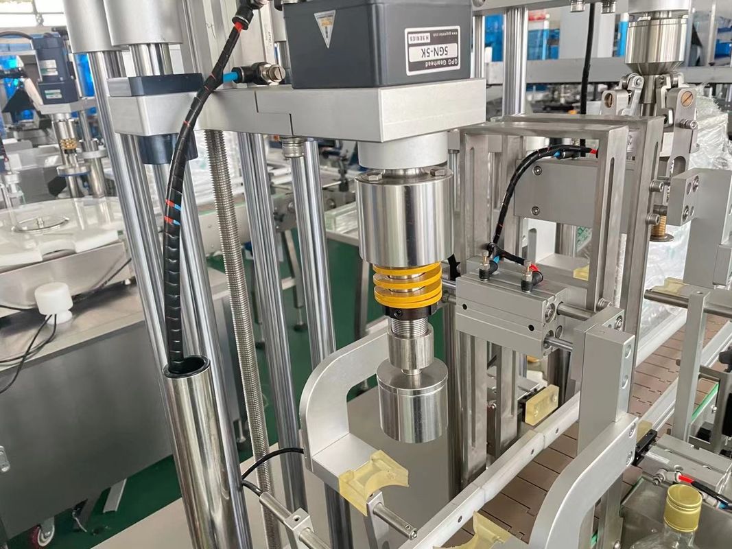 1000Bph-2000bph Automatic Bottle Capping Machine Customized Linear Type